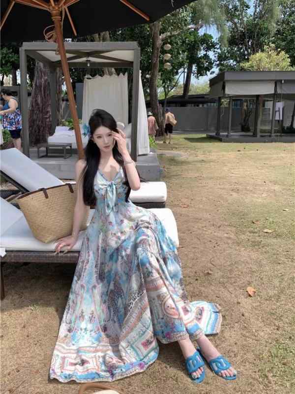 ワンピース レディース 夏 春夏 吊り帯 紐 高腰 花柄 Aライン Vネック ロングスカート 切り替え 接触冷感 ポリエステル かわいい 甘め 清新 ビーチ リゾート 軽量 通勤 普段使い 花卉 植物柄 無袖 ファスナー