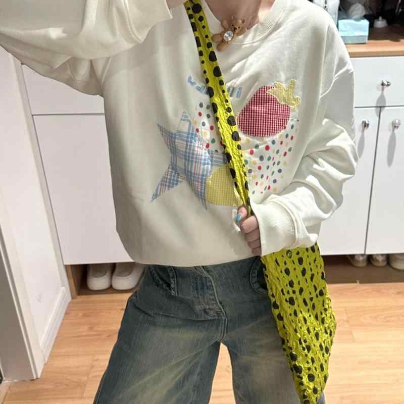 レディース ロングスリーブ ルーズフィット 丸首 スウェット トップス 韓流 かわいい プリント デザイン 秋冬 中厚手 ポリエステル 素材 長め丈 日常カジュアル レイヤリング インナー ライトウェイト ホワイト カラーバリエーション 単品 着こなし
