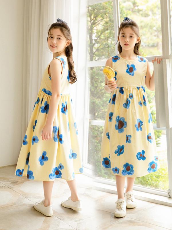 女児 ワンピース 春夏 女の子用 かわいい 花柄 プリント 無袖 背心 吊り帯 Aライン スカート コットン 素材 柔らかい 生地 杏色 ピンク系 気質 洋気 韓風 プリンセス スタイル キャンディ 柄 通気性 軽量 日常使い 公園遊び 夏服 トップス