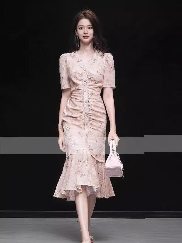 衣装 レディース 夏 春夏 通い用 人となり 色っぽい V素っ首 筋目 うつり変わり 酉の方角 きつい 風呂敷き包み 太陽面爆発 フラウンス 御花刷り上げる 魚尾スコート midi丈 遊撃手捩り 黒いこと サクラ色 ポリエステル 雪絨 軽さ 吸湿速乾 伸縮性 飛び切り