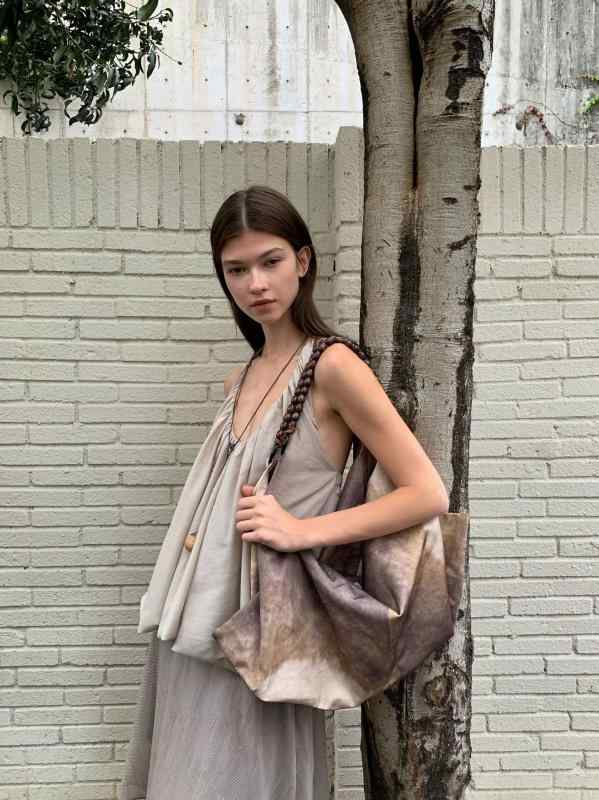 女性用 タンクトップ ハンギングネック ストラップ ノースリーブ トップス 修身シルエット 竹繊維 切り替え 無弾性 灰色 ブラウン 夏 春夏 接触冷感 吸湿速乾 軽量 気質 レイヤード 普段使い カジュアルスタイル 日韓風 部屋着 室内着 6,581円