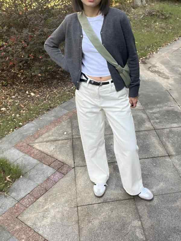 レディース 牛仔パンツ デニムパンツ 直筒パンツ 中腰 ハイウエスト ローライズ ワイドパンツ ゆったりシルエット 長ズボン 綿素材 95% コットン 無弾性 シンプルスタイル モノトーン 純色 ボタン 刺繍 春夏 2025 春物 日常使い カジュアル