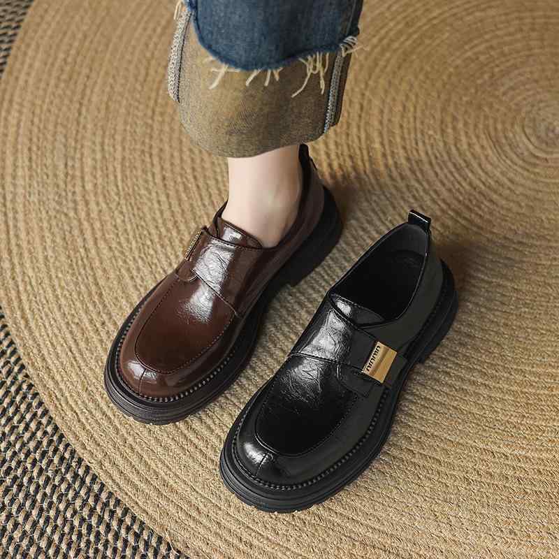 レディース ローファー 復古 丸トゥ 厚底 フラットシューズ メタルバックル 中厚底 女性用 春夏秋冬 通年 超繊維 素材 低・悉 純色 ブラック ブラウン ラバーソール 粘着加工 日常使い 汎用 カジュアルスタイル 軽量 快適フィット 丸型デザイン シン