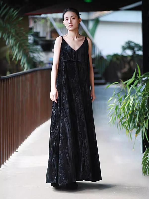 ワンピース レディース シルク調 ベルベット 素材 吊り帯 ロングドレス 国風 花柄 プリント Vネック ノースリーブ ミディ フレア スカート ミッドウエスト 3D 立体 プリント 再生繊維 混紡 香? 色 ブラック 復古 スタイル 単品 セット かわ