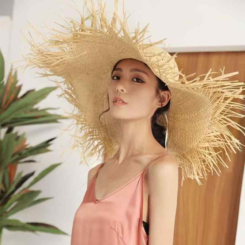 麦わら帽子 女性用 大縁 ラフィ風 夏 春夏 遮陽 防晒 沙? 海辺 度假 アウトドア 旅行 通勤 普段使い 手編み 丸頂 毛縁 ビーズ 紐 ベーシック シンプル 欧米風 ファッション かわいい 軽量 通気性 ナチュラル ベージュ ブラウン