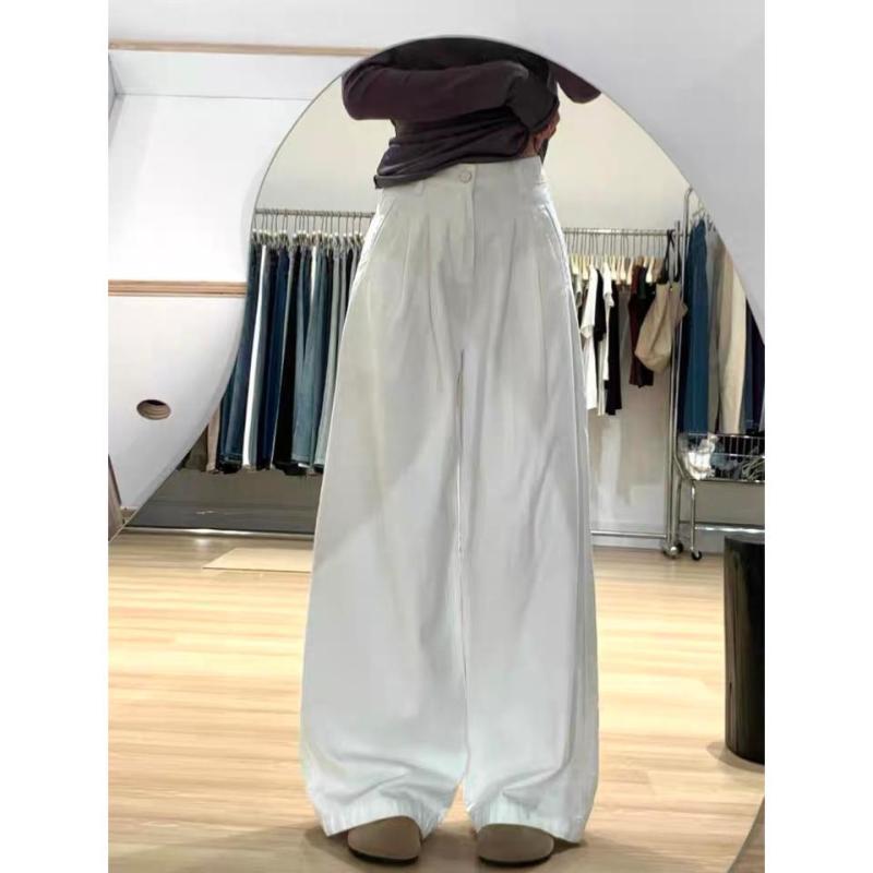 パンツ 女性用 秋冬 白色 プリーツ ワイドレッグ デニム 高腰 ロング ストレート スリム シルエット 軽量 ポリエステル 素材 垂れ感 デザイン ラフ スタイル カジュアル 普段使い 伸縮性 なし 中厚 洗い加工 純色 フレア ジップ 付き 膝下丈