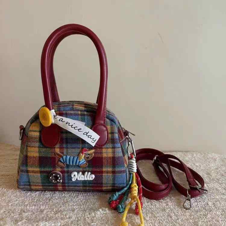 レディース 復古 格子柄 手提 ショルダーバッグ かわいい 切り替え カラー コットン 素材 枕型 小型 ソフト ジップ開閉 ダブルストラップ 日常使い 鞄 トートバッグ 秋冬 トレンド 軽量 普段使い 通勤 コンパクト ポーチ風