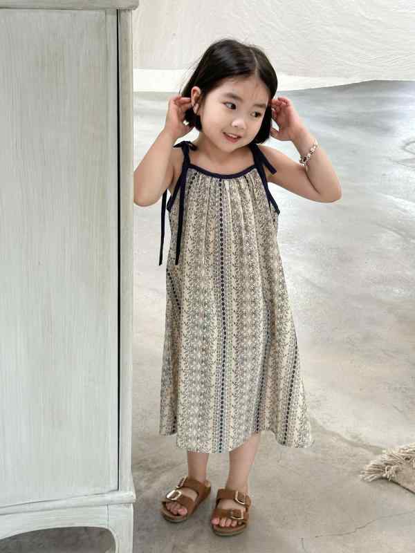 女の子 連衣裙 子供服 韓国風 夏用 綿素材 柔らかい かわいい 花柄 ドット柄 プリンセス デザイン 吊り帯 背帯 スカート ワンピース プリント 柄物 軽量 通気性 吸湿速乾 3-8歳 90-150cm 対応 かわいいスタイル 日常着 遊び着 女児