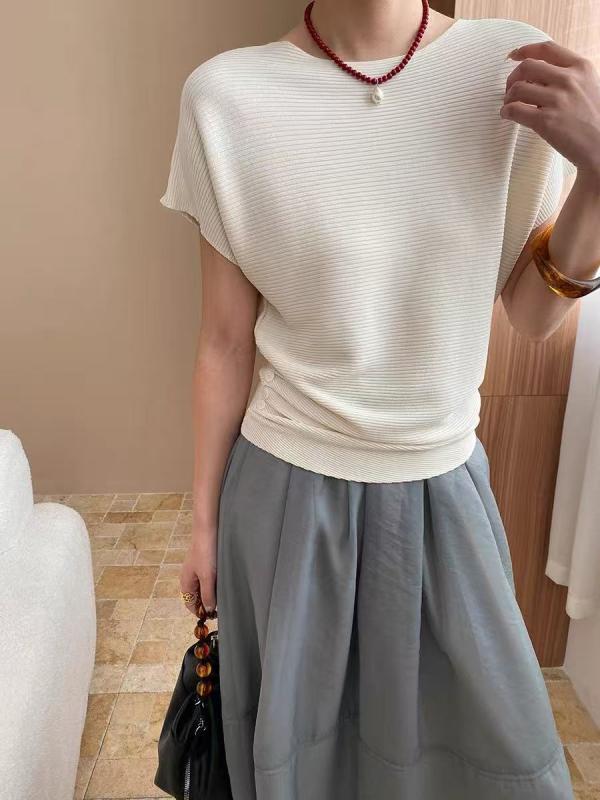 レディース トップス 短袖 ニット シャツ 夏 かわいい デザイン 斜め肩 ワンショルダー ウエストシェイプ スリム 接触冷感 再生繊維 バットスリーブ 3分袖 不規則 プリーツ加工 ミルク杏色 ライトブルー カーキ ダークグレー ブラック ブラウン シ