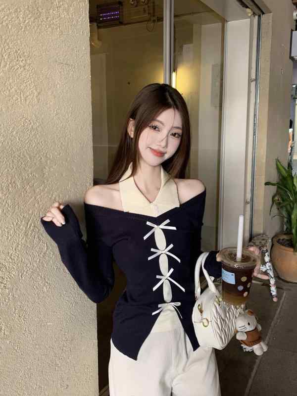 ニットトップス 女性用 春夏 秋冬 肩出し 偽二枚重ね 蝶結び 切り替え ピッチ 修身 セットインスリーブ ラペル ロングスリーブ 明線 刺繍風 レースアップ ショート丈 ネイビー 韓国風 日常使い 軽量 伸縮性 再生繊維