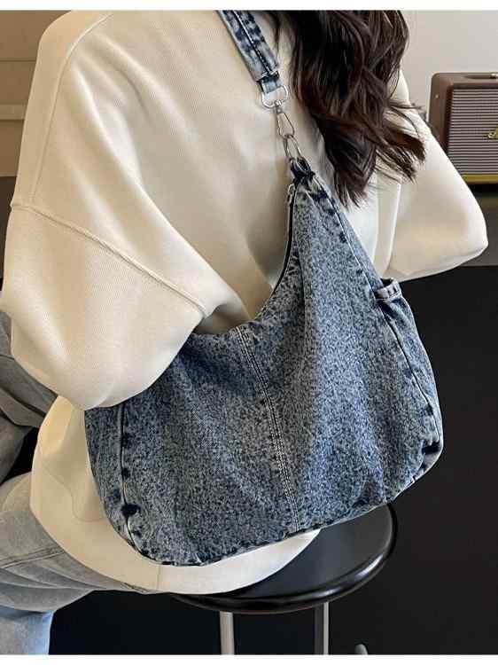 トートバッグ 女性用 デニム素材 横型 方形 大容量 斜めがけ シングルショルダー 都市シンプル 学生通学 通勤 日常使い 携帯ポケット ジッパー開閉 中軟 シングルストラップ 黒 デニムブルー ブルー ダークブルー バケット型 ステッチ ポリエステル内