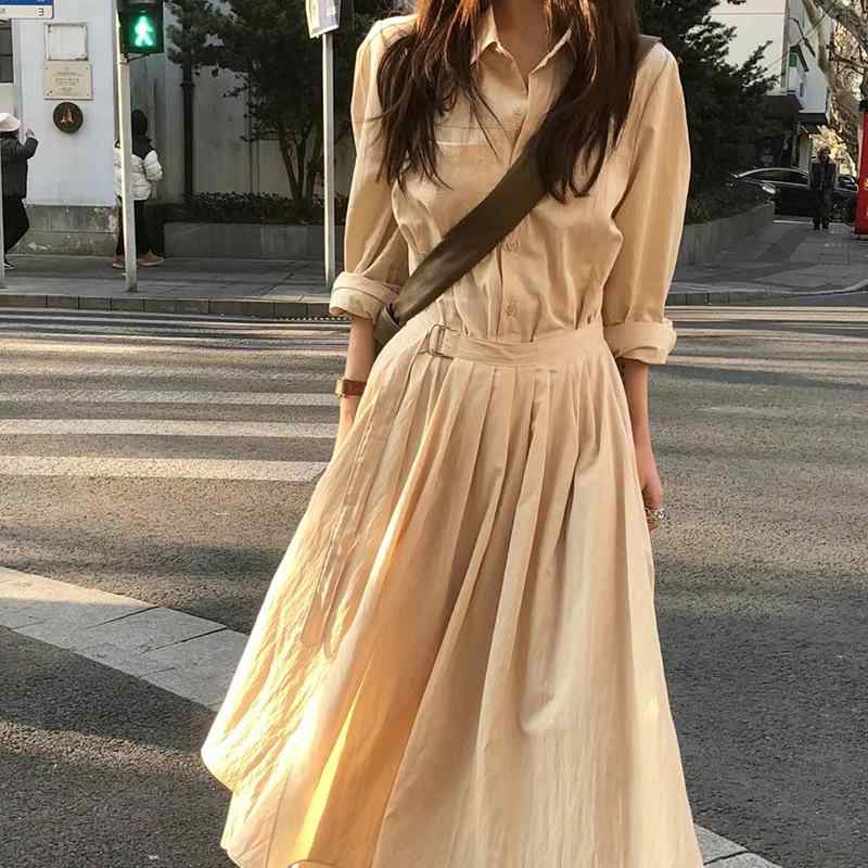 ワンピース 女性用 韓国風 シンプル 日常 通勤 合わせやすい レトロ デザイン 系ベルト ロングドレス Aライン フレア スカート 折りたたみ加工 高腰 スタンドカラー 長袖 ボタン 飾り 人棉 綿混 ポリエステル 混紡 再生繊維 プレス加工 純色 ベ