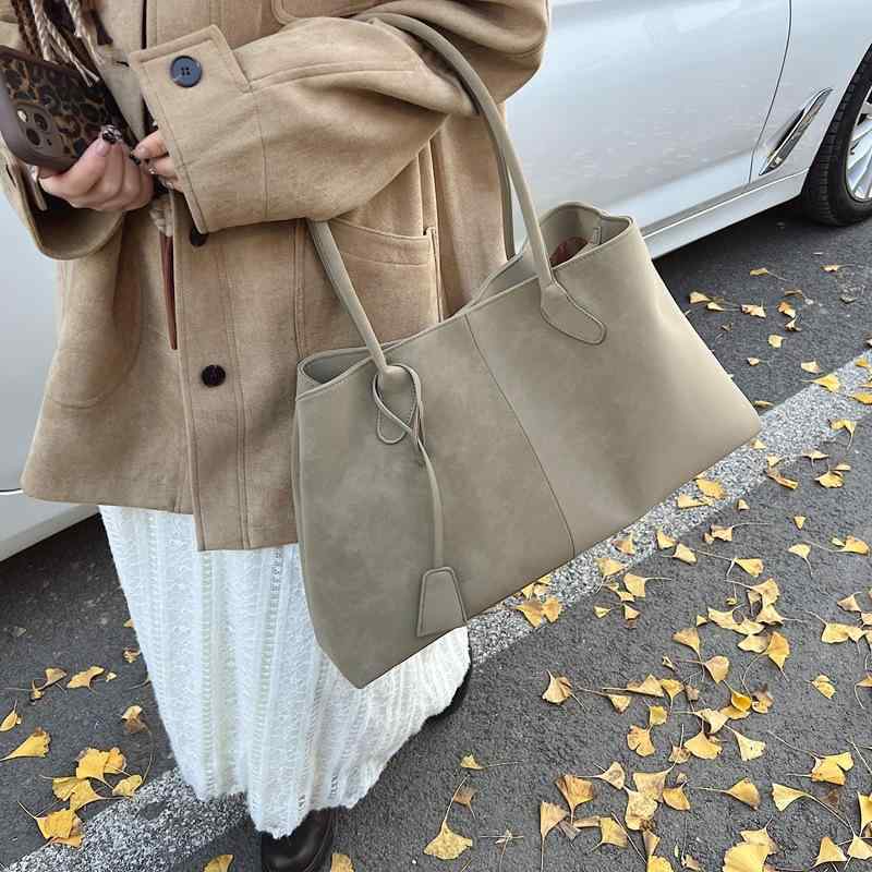 トートバッグ 女性用 冬用 大容量 トート 手提 肩掛け ブラック ブラウン カーキ グリーン 都市 通勤 普段使い スエード風 PU素材 横型 方形 磁扣 ソフト ダブルショルダー 車縫いステッチ ポリエステル内張り ジップポケット 携帯ポケット サイ