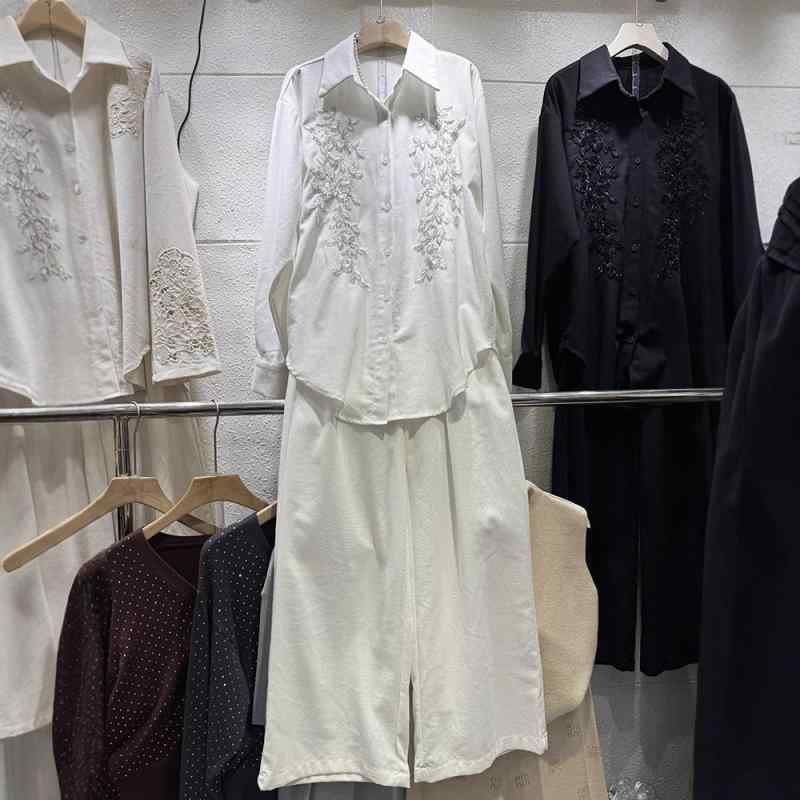 レディース セットアップ 長袖 シャツ ロングパンツ 麻混 ポリエステル 植物柄 花柄 ブラック ホワイト 杏色 春 春秋 秋冬 日韓風 ゆったり ワイドシルエット 日常使い カジュアル トップス ボトムス 切り替え 軽量 吸湿速乾 通勤 外出