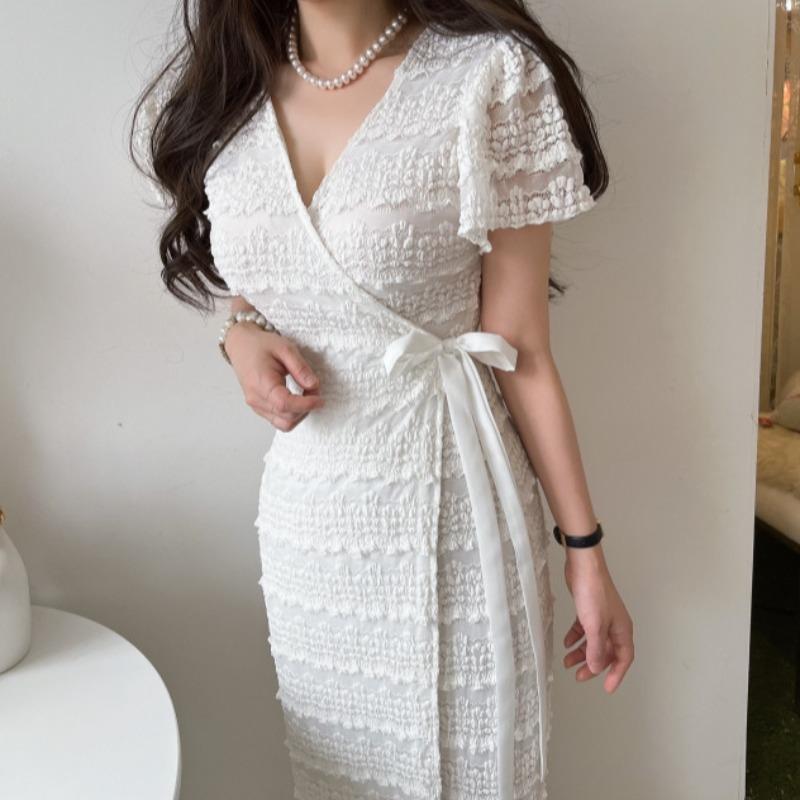 ワンピース 女性用 夏 純色 レース 短袖 フレアスリーブ Vネック ハイウエスト 系帯 切り替え ロングスカート 接触冷感 軽量 快適 ブラック ホワイト 普段使い カジュアル