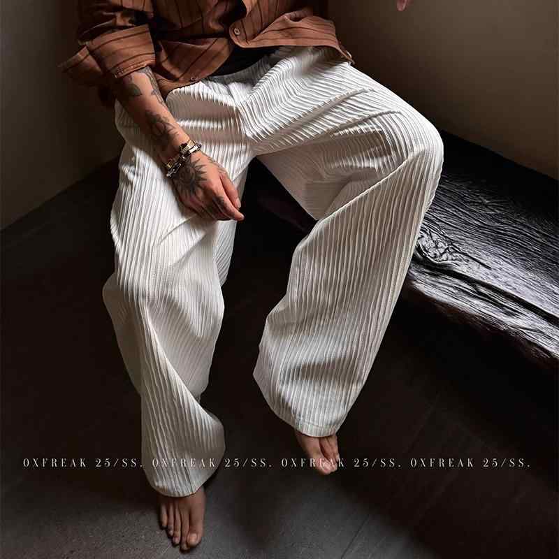 メンズ 条紋 接触冷感 竹繊維 ポリエステル 直筒 ロングパンツ ミッドライズ ドローストリング 裾 ミディアム厚 微弾性 多ポケット 軽量 垂感 ゆったり シルエット 夏用 ストリートスタイル 黒 白 グレー 通勤 普段使い アウトドア 快適 吸湿速乾