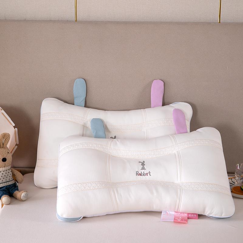 枕頭 かわいいうさぎ デザイン ピンク グリーン ブルー 長方形 クッション 寝室 インテリア 子供 成人 兼用 ポリエステル 繊維 詰め物 柔らか 耐久 寝つき 良 サイズ 48x74cm ファッション スタイル 単人 適用 ネックサポート 区画型 崩