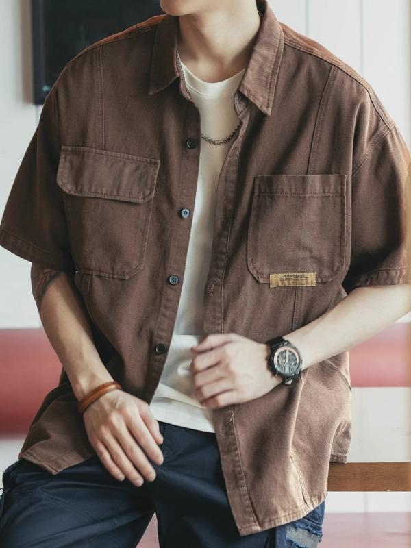 メンズ 短袖 シャツ トップス 男性用 綿混紡 素材 透気性 吸湿速乾 免?加工 色牢度 高 広松 シルエット 翻領 デザイン ポケット 装飾 純色 普通 厚み 日系 工装 スタイル 黒 色 深灰 色 茶色 カラーバリエーション 夏 シーズン 青年 向け