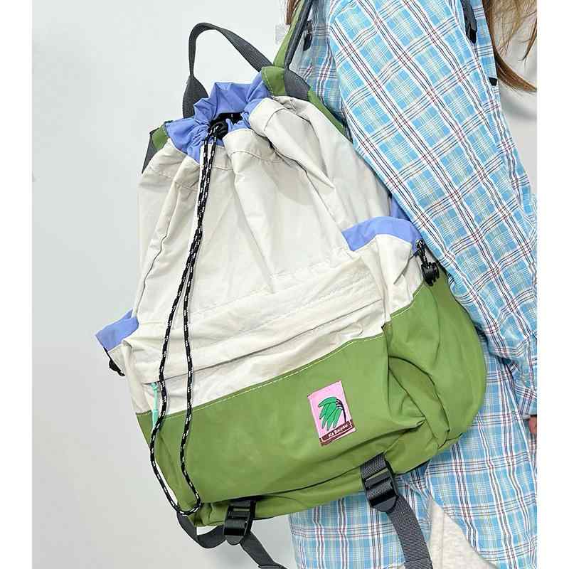 バックパック メンズ レディース 軽量 ナイロン 20-35L 大容量 透気性 切り替え デザイン 黒 グリーン系 ピンク系 ホワイト系 秋冬 旅行 普段使い アウトドア 登山 スポーツ 13インチ ノートPC対応 折り畳み 収納 肩掛け バック 鞄