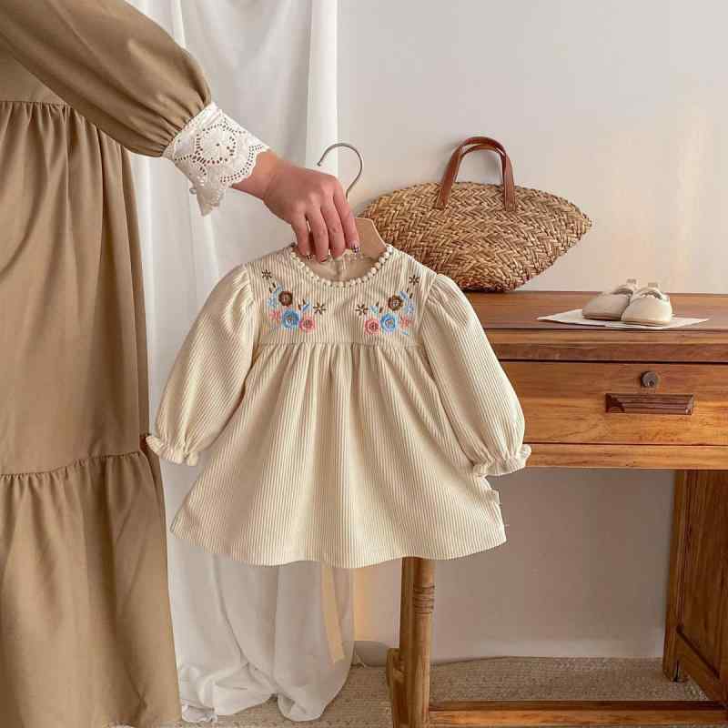 ベビー 女の子 ニット ワンピース 秋冬 子供 かわいい A字 単排扣 花柄 綿 裏地 防紫外線 プリンセス デザイン 伸縮性 柔らかい 肌触り 普段使い 73cm 80cm 90cm 100cm