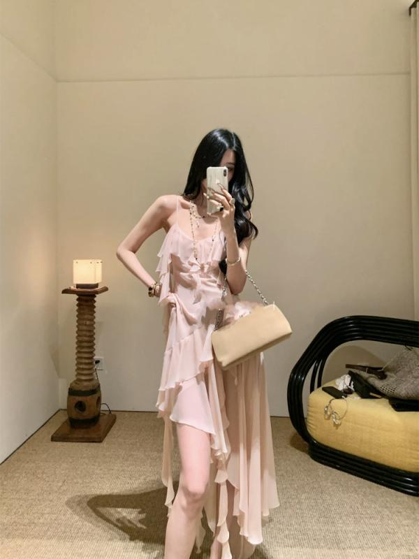 ワンピース レディース 春夏 ビーチドレス 吊り帯 ロング丈 ハイウエスト 薄手シフォン ウネック 無袖 フレアスカート レースエッジ 修身シルエット 気品エレガント ピンク ライトグリーン パープル 接触冷感 吸湿速乾 軽量 通気性 私服 バカンススタ