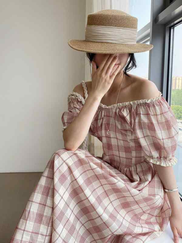 ワンピース レディース 格子柄 長め Aライン ワンピース Vネック 泡袖 短袖 綿素材 切り替えデザイン 赤格子 ブルー格子 夏向け 快適 ゆったり腰回り 韓国風 かわいい 日常使い 日韓スタイル 軽量 通勤 普段着 吸湿速乾 伸縮性 ソフトタッチ ビ