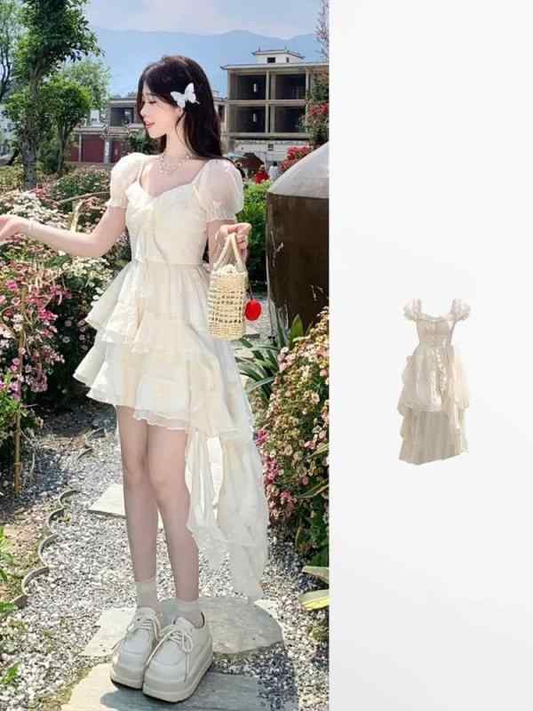 ワンピース レディース 夏 フレンチスタイル イリュージョンドレス 超キュート リゾート風 絶美 スクエアネック 甘め フリル ロングドレス TR素材 ソリッドカラー 切り替え プリーツ 不規則 ヘム 肩ストラップ ロング丈 フェミニンスカート スクエア