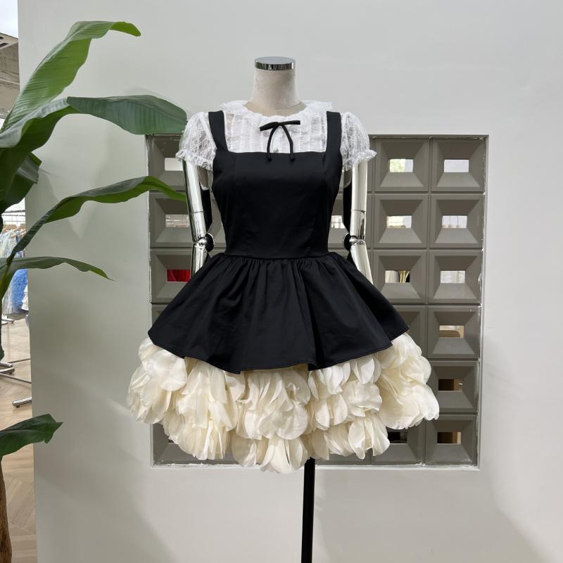 春夏 セットアップ レース トップス 花弁 スクエアネック 泡泡袖 短袖 シャツ 女性用 白色 綿混 ?? 軽量 通気性 爽やか 甘め スタイル ミッドウエスト Aライン 膝上 ミニ スカート ブラック ワンピース ドレス 清新 優しい 風合い 組み合わ