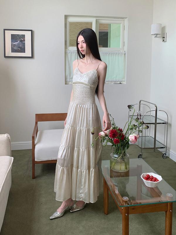 ワンピース レディース 春夏 吊り帯 Vネック ハイウエスト Aライン ロング丈 切り替え 雪紡 微光 光沢 通勤用 気質 セクシー かわいい 軽量 吸湿速乾 純色 無袖 セットアップ｜フォークBR