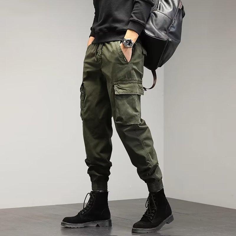 メンズ 工装パンツ 男性用 軍緑 長ズボン 直筒型 中腰 マイクロストレッチ ポリエステル混紡 コットン調 日常使い 外出 直筒脚口 複数ポケット 切り替えデザイン ゆったりシルエット ミリタリースタイル 通年対応 軽量 快適 カジュアル ブラック グレ