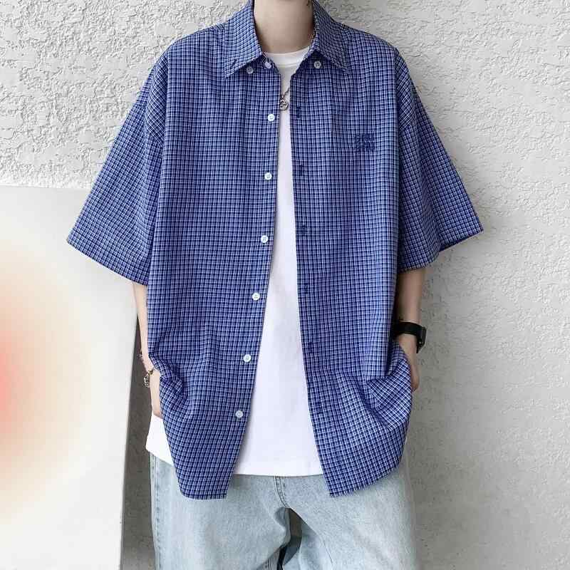 メンズ 短袖 シャツ ブルー 格子柄 夏用 韓国風 ルーズフィット 高級感 刺繍 綿混紡 リネン 素材 耐久性 洗濯機可 青春スタイル ファッショナブル 開襟 デザイン 日常使い 春夏 シーズン 青少年向け トップス ルームウェア 軽量 快適 コーディネ