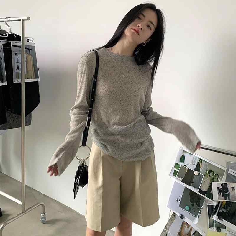 長袖Tシャツ 女性用 秋季 通勤 気質 トップス 防晒 薄手 ソフト 微透け セットインスリーブ ラウンドネック ルーズフィット 普通丈 ノンアイロン ソリッドカラー 快適 リラックス 灰色 グリーン ブラック ホワイト