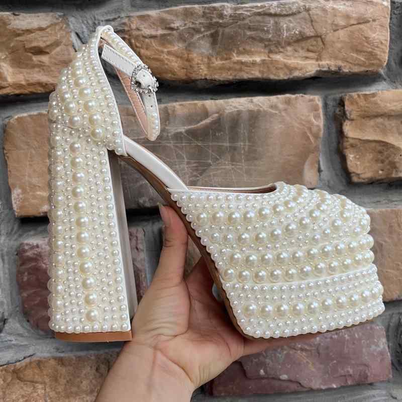 レディース ハイヒール ウェッジソール ポインテッドトゥ 単履き 女性用 結婚式 パーティーシューズ 象牙白 超繊維 素材 丸トゥ デザイン 春季 モデル 軽量 快適 履き心地 バックル ストラップ クローズドトゥ 形状 ゴムソール 耐久性 室内外 普段