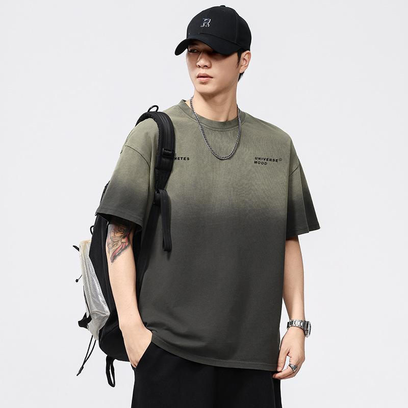 メンズ Tシャツ ビッグサイズ 夏用 純綿 接触冷感 吸湿速乾 透気性 グラデーション 染め加工 アメリカンスタイル ビンテージ風 ラウンドネック 短袖 ルーズフィット 落肩袖 プリント 文字柄 ブラック ミリタリーグリーン ブルー 日常着 通勤カジュア