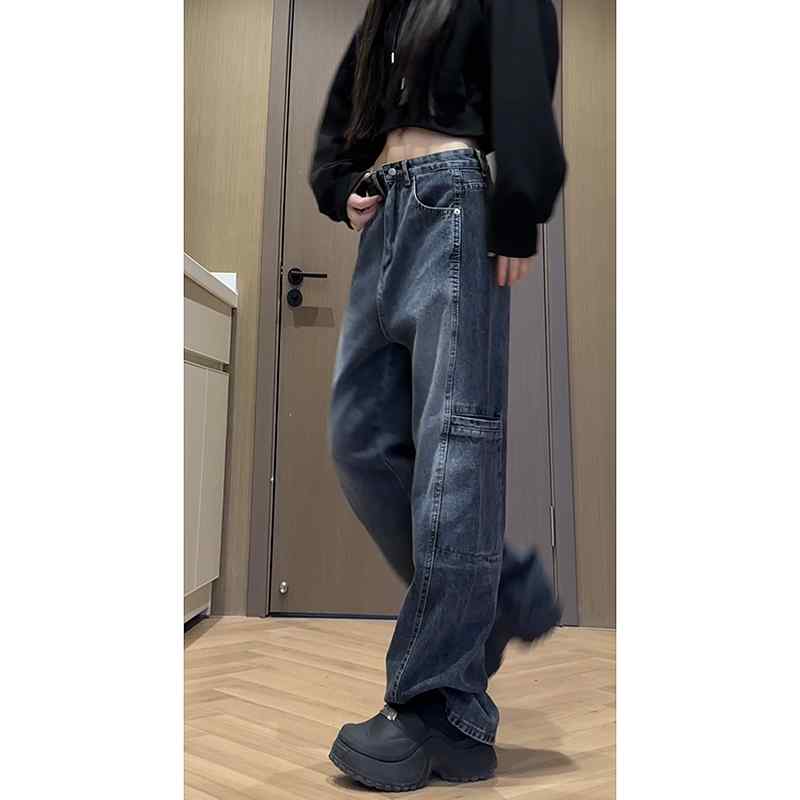 メンズ ジーンズ 直筒 デニムパンツ コットン 素材 ブラウン 系 カラー 中腰 デザイン 春秋 秋冬 シーズン 日常 普段使い スタイル ウォッシュ加工 切り替え ディテール 軽量 快適 フィット シルエット 青年 向け カジュアル アイテム 長パン