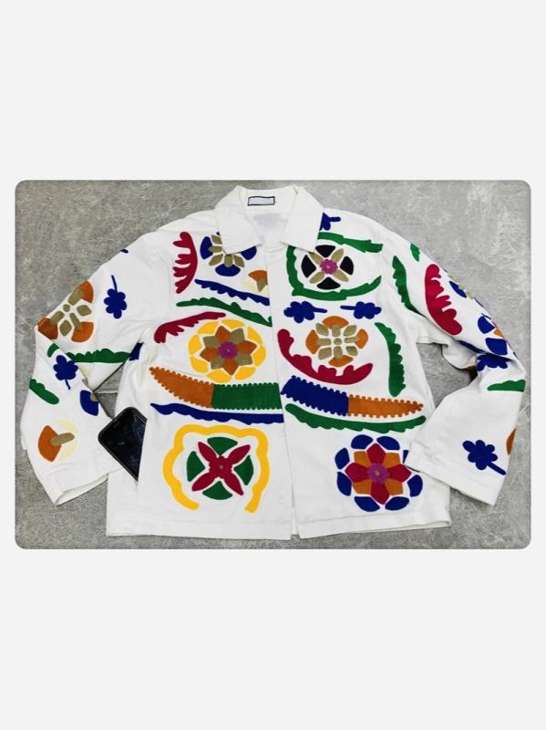 デニム ジャケット 女性用 春夏 長袖 ワイドシルエット ミドル丈 コットン 素材 刺繍 デザイン 復古 花柄 刺繍 ブラック ホワイト ストリート スタイル ゆったり フィット 軽量 伸縮性 通勤 普段使い 秋冬 対応 トレンド アイテム