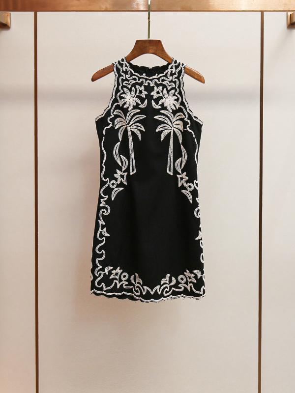 ワンピース 女性用 秋冬 黒 無袖 刺繍 ワンピース 丸首 コットン 切り替え Aライン スカート 高腰 気質 通勤 スタイル 軽量 吸湿速乾 短丈 幾何学柄 レース デザイン ビッグシルエット