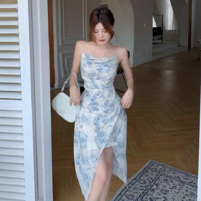 ワンピース 女性用 春夏 吊り紐 フラワー柄 Vネック 無袖 ミドル丈 不規則スカート プリーツ 切り替え スリット 修身 軽量 涼しい 接触冷感 再生繊維 ポリエステル モダール ミックス フレッシュ スイート スタイル ブルー系 カジュアル 普段使い