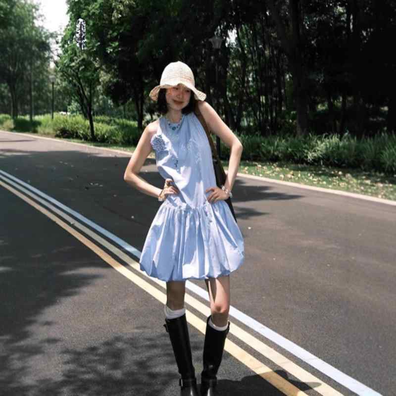 { "result": "ワンピース レディース 夏 ブルー 花柄 花苞スカート 短丈 ノースリーブ 丸首 プルオーバー ギャザー フレア ウエストマーク ゆったり 軽量 ?? 素材 かわいい 清新 スイート スタイル 度假 コーデ 普段使い 吸湿速乾
