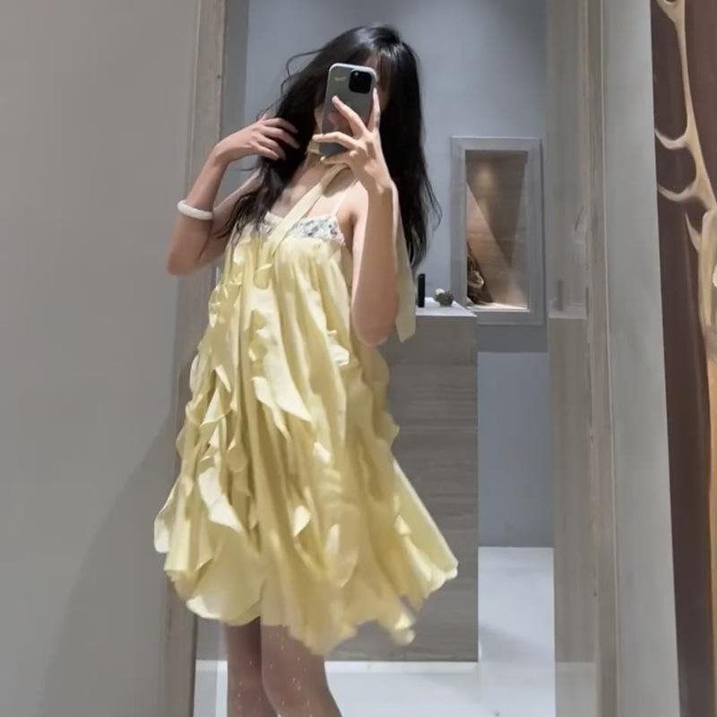 ワンピース レディース 吊り帯 フレア ミディ丈 仙女スカート 無袖 無領 夏 春夏 接触冷感 ネット生地 黄色 ピンク かわいい 甘め 清新 スイート ビーチ リゾート 軽量 通気性 ゆったり シルエット フェミニン スタイル 日常使い 旅行 コーデ |フォークBR