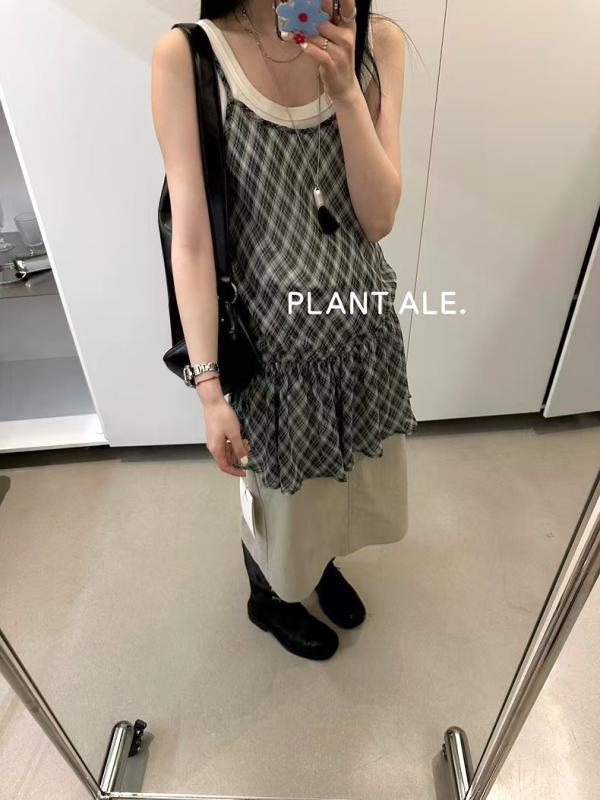 ワンピース 女性用 夏 吊り紐 フレンチ ビンテージ風 グリーン チェック柄 雪? シャツ レイヤード フリル デザイン 肩出し ノースリーブ ハイウエスト ミドル丈 ポリエステル 接触冷感 軽量 吸湿速乾 ゆったりシルエット 韓国風 カジュアル
