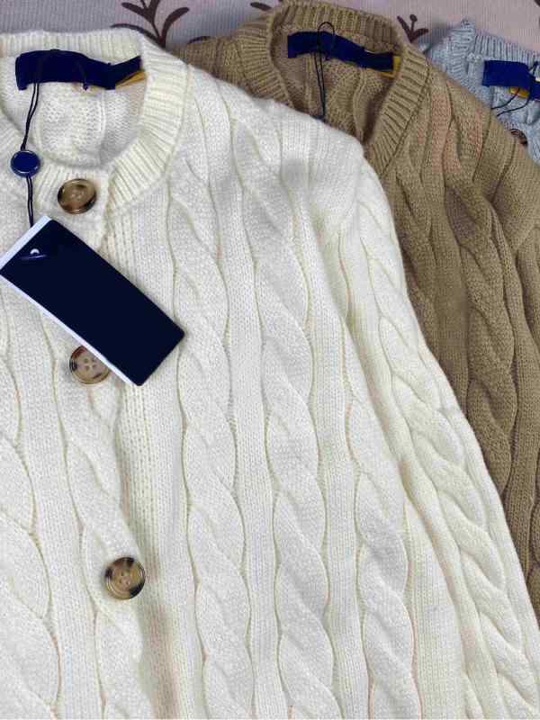 カーディガン 女性用 刺繍 編み ニット セーター 長袖 開き 秋冬 コットン混 厚手 気質 通勤 スタイル 英倫風 快適 日常使い グレー カーキ ベージュ系 ミドル丈 ボタン デザイン 刺繍 花柄 刺繍 加工 ニット 素材 柔らか 暖か ニットトップ