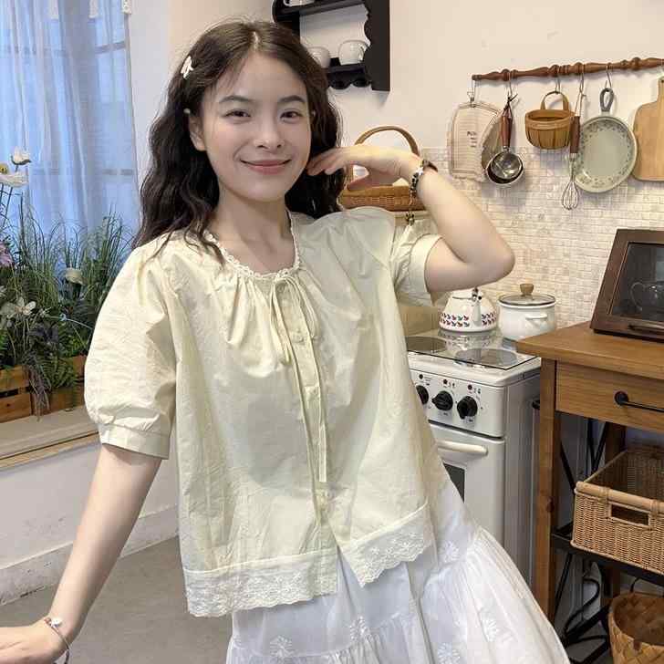 シャツ 女性用 花辺 切り替え 紐 トップス 夏 通勤 普段使い 接触冷感 ポリエステル 再生繊維 短袖 泡泡袖 丸首 ゆったり 短丈 ブルー イエロー 微弾性 快適 気質 スタイル 気軽 セーター ブラウス 袖なし 軽量 吸湿速乾
