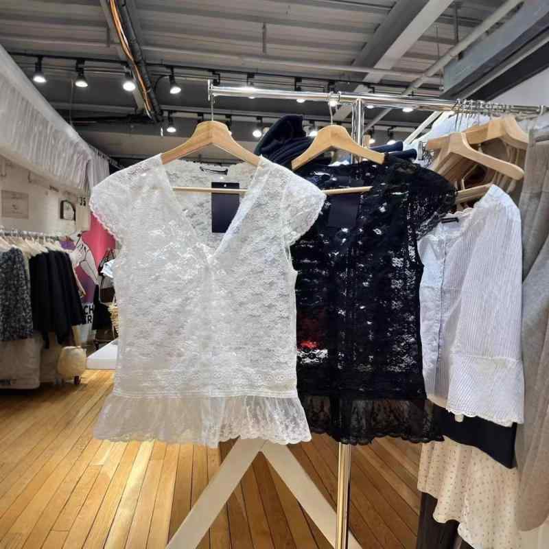 ブラウス メンズ Vネック レース 透け感 セクシー コーディネート 短袖 シャツ フリル スリム ボタン アップ 雪? ポリエステル ソリッドカラー オープンフロント オープンワーク フィット ショート丈 V字領 ストレートスリーブ レース 2025年