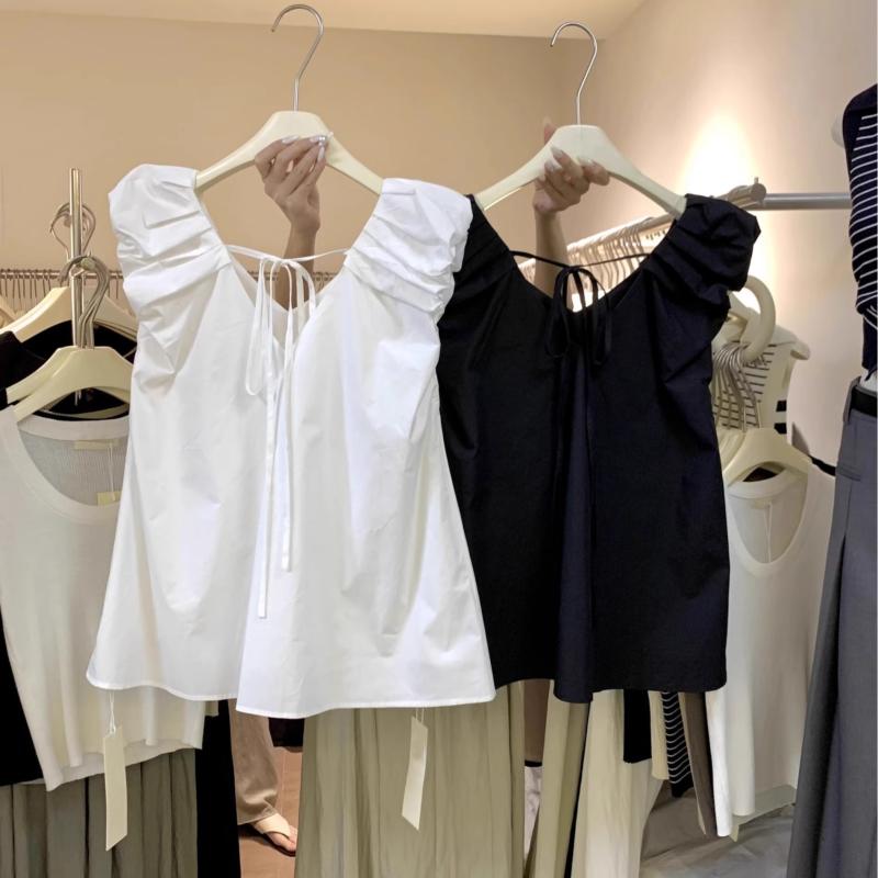 シャツ 女性用 夏 通勤用 かわいい 露背 デザイン 肩ストラップ 小袖 付け ワンピース風 トップス 接触冷感 ポリエステル 素材 ハイウエスト 短め 丈 無袖 Vネック ボタン 装飾 ゆったり シルエット ホワイト ブラック 吸湿速乾 軽量 トップス