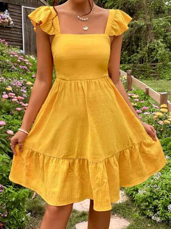 ワンピース 女性用 夏 無袖 方領 プリーツ フリル バックレス ボヘミアン 短め プリンセスライン 低腰 ストラップ 気質 通勤 化繊混紡 ポリエステル 黄色 天藍色 赤色 紫色 ピンク 通勤風 気質優雅 接触冷感 軽量 吸湿速乾 伸縮性 ハイウエスト