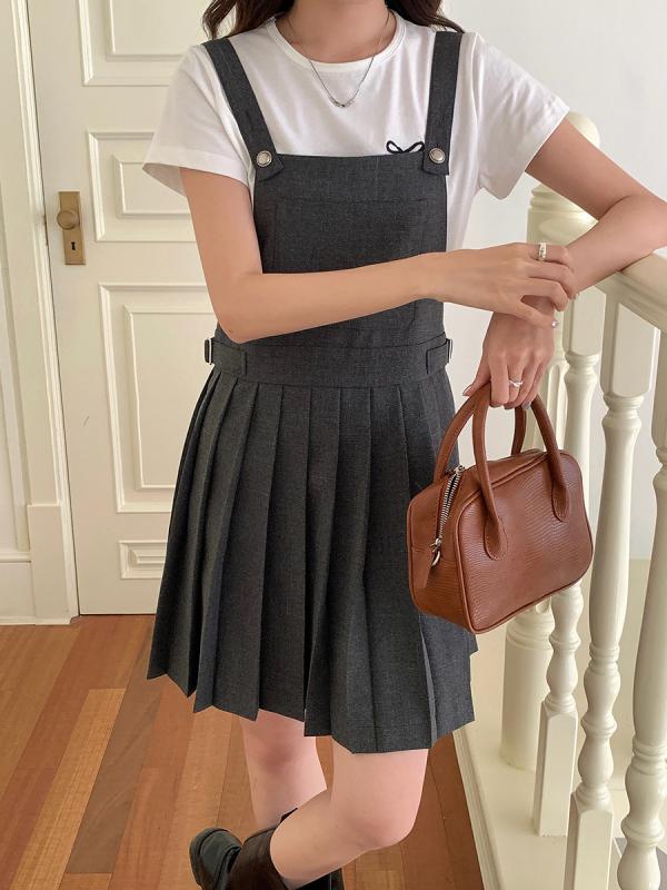 ワンピース 女性用 秋 深灰 百褶 背? スカート 無袖 連衣 ドレス ハイウエスト 短丈 切り替え デザイン ポリエステル 混紡 ストレッチ 素材 日韓 スタイル 日常 普段使い カジュアル トップス インナー 対応 軽量 通勤 デート 秋冬 コーデ