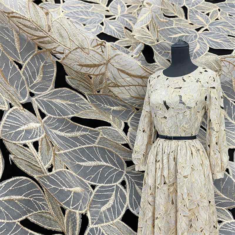 刺繍生地 葉柄刺繍 透かし彫り 双層ガーズ ゴールドライン 綾織り 植物柄 春夏 ミシン刺繍 ポリエステル 120cm幅 120D クラシック みかん色 ベージュ ブラック ホワイト 連衣裙 チャイナドレス ウェディングドレス ブラウス 吊り紐トップス