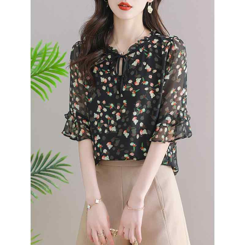 ブラウス 女性用 短袖 夏 フレッシュフラワー柄 シフォン シャツ フレア袖 ラウンドネック トップス 気質 通勤 都市スタイル セットイン ポリエステル ブラック 軽量 吸湿速乾 フェミニン フレッシュ スタイリッシュ シフォン素材 フレアデザイン