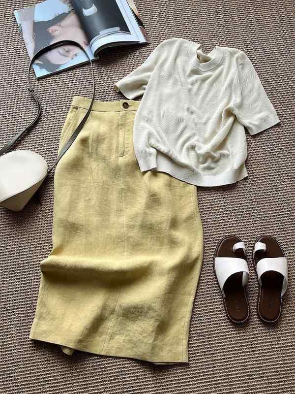レディース 夏 トップス ニット 短袖 Tシャツ 半身 スカート セット アップ 白色 上衣 黄色 スカート 気質 通勤 スタイル 切り替え デザイン ポリエステル 素材 軽量 伸縮性 吸湿速乾 女性 普段使い セット アップ 気質 風 短スカート セッ 4,540円
